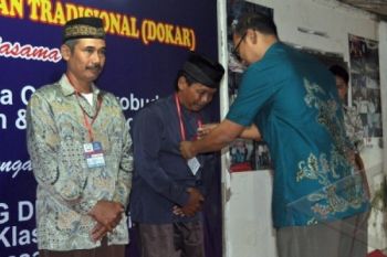 Profesor Jepang Tertarik Desa Bahasa di Borobudur