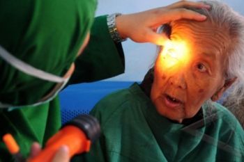 100 Orang Operasi Katarak