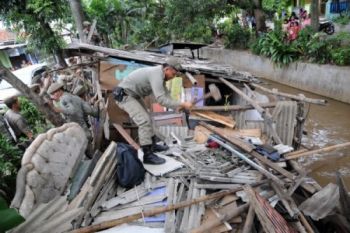 Delapan Rumah di Bantaran Sungai Terancam Dibongkar Paksa
