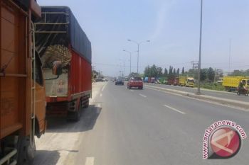Parkir Sembarangan Di Jalinsum, Harus Ditindak