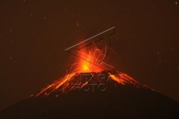Mbah Rono: Slamet Semburkan Material Abu bukan Pasir 
