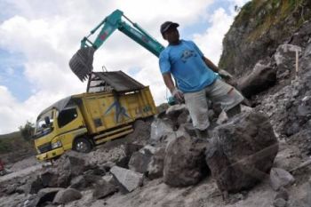 Rusak Lingkungan, Mesin Pemecah Batu Lereng Merapi Disegel
