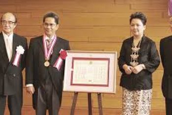 Jepang Anugerahkan Penghargaan kepada Dubes Indonesia