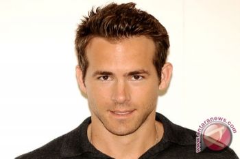  Ryan Reynolds Digosipkan Akan Bintangi "Deadpool"