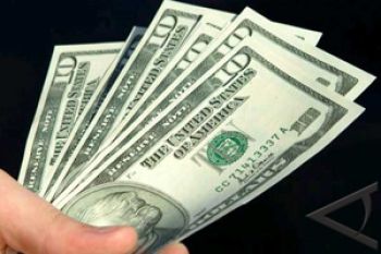 Dolar AS Bervariasi di Tengah Serangan di Suriah