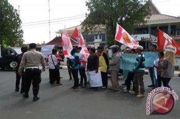 Aliansi masyarakat OKU demo tolak RUU Pilkada