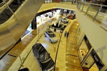Harga BBM Naik, Penjualan Mobil Mewah Masih Cerah