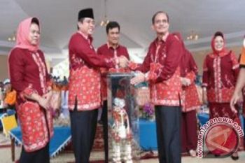 SINWAN TERIMA PENGHARGAAN