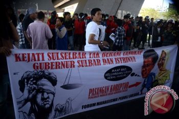DEMOM KORUPSI GUBERNUR SULBAR
