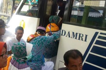 Calhaj Wakatobi Menuju Embarkasi Makassar 