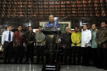 Koalisi Merah Putih Berkomunikasi Dengan SBY