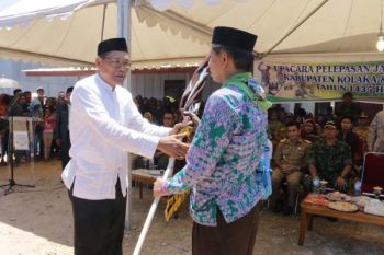 Bupati Kolaka Lepas Keberangkatan Calon Jamaah Haji
