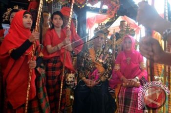 UPACARA PENOBATAN RAJA GOWA KE 37