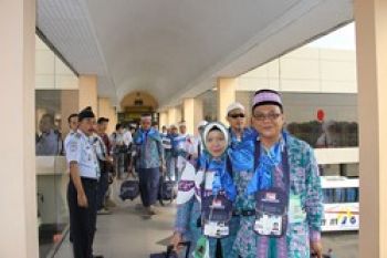 JCH Embarkasi Antara Jambi transit di Batam