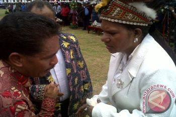 Masyarakat Papua syukuran jelang pelantikan Jokowi-JK