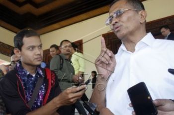 Dahlan Iskan Resmikan TV Dakwah di Solo