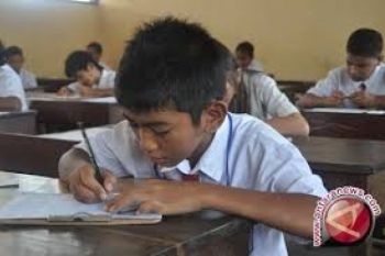 Terlambatnya Buku Kurikulum 2013 Tidak Pengaruhi UTS