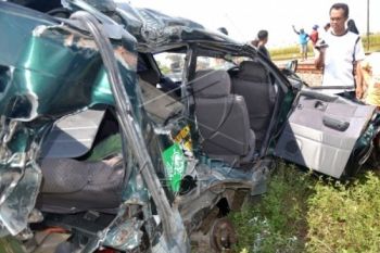 Kijang VS Kereta, Empat Orang Tewas