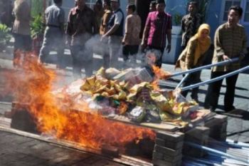 Obat dan Kosmetika Ilegal Senilai Rp4 Miliar Dimusnahkan