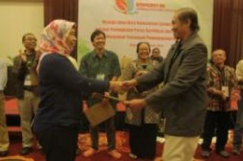 Diah Suradiredja Ketua MPA Lembaga Ekolabel Indonesia