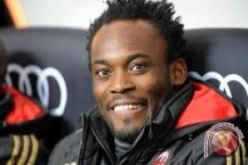 AC Milan Bantah Laporan Essien Tertular Ebola      