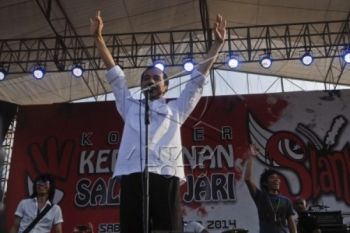 Jokowi Harus Lebih Intens Lobi Politik