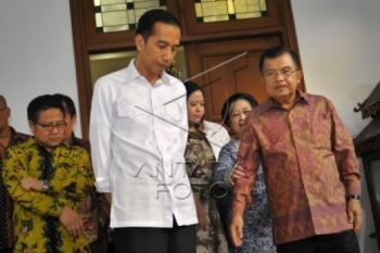 Ical Masih Ketum, KIH Berat Harapkan Golkar Merapat