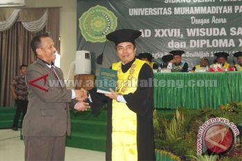 UMP Mendapat Bantuan Hibah Buku Dan Tanah