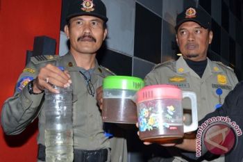 Ratusan Botol Miras Jenis Ciu Disita