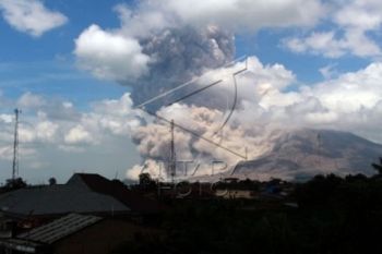 Luncuran Awan Panas Sinabung Masih Berpotensi Terjadi