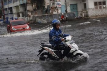 BMKG: Puncak Hujan November Hingga Pertengahan Desember
