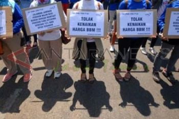 Tuntut Kesejahteraan Buruh