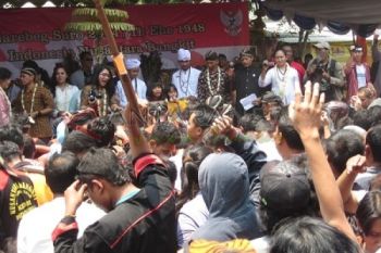 Rebutan Uang Receh