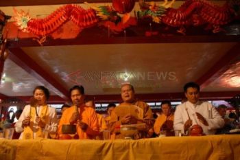 Peringati Dewi Kwan Im