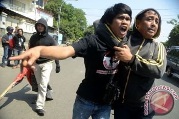 POLISI GAGALKAN UNJUK RASA MAHASISWA