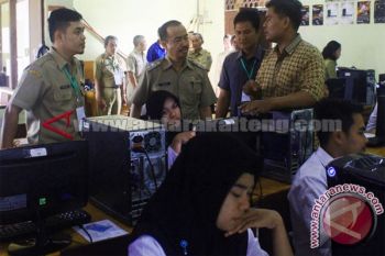 Wabup Seruyan Tinjau CPNS
