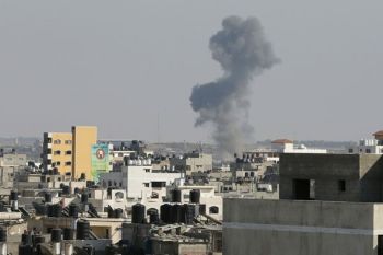  Israel Tutup Tempat Penyeberangan Gaza Setelah Serangan Roket