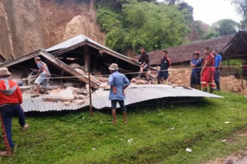 Longsor Rubuhkan Satu Unit Rumah di Agam