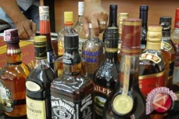 Operasi Miras, Puluhan Botol Berbagai Merek Diamankan