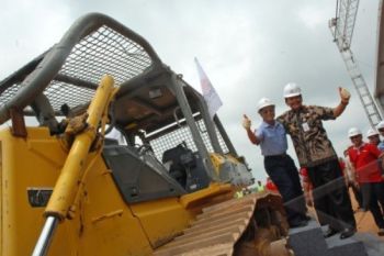 Aktivis Unjuk Rasa Tolak Pabrik Semen di Rembang