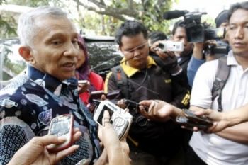 Amien Rais Diteror