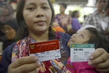 Pemerintah Klaim &amp;quot;Kartu Sakti&amp;quot; Ada Perangkat Hukumnya