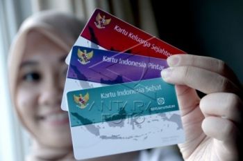 Pengamat: "kartu sakti" jangan tiru BLT 