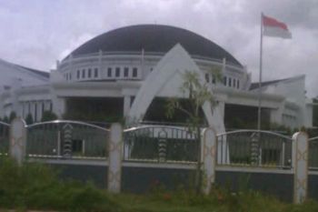 Legislator ingatkan Bupati Mimika perketat anggaran proyek