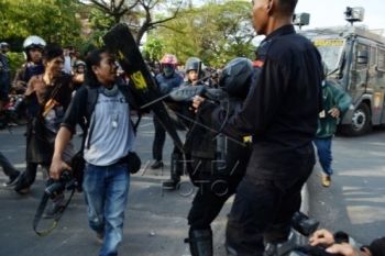 DPR Siap Panggil Kapolri Terkait Kekerasan Jurnalis