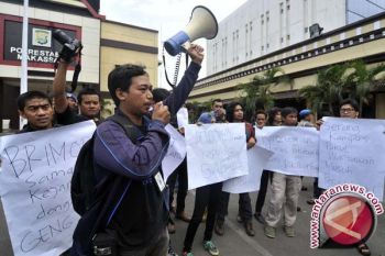 Wartawan Makassar Unjuk Rasa Tuntut Kapolda Mundur 