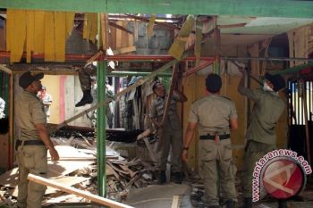 Pekalongan Bongkar Bangunan Liar di 13 TItik