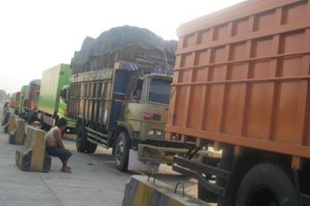 Setelah BBM Naik, Arus Truk Ramai