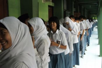 Para Siswa Kota Padang Dipulangkan Lebih Cepat
