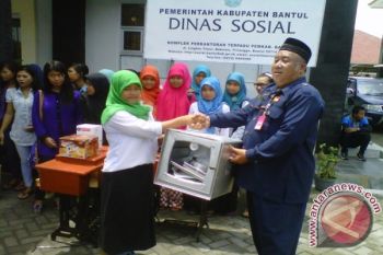 40 remaja Bantul peroleh bantuan peralatan usaha